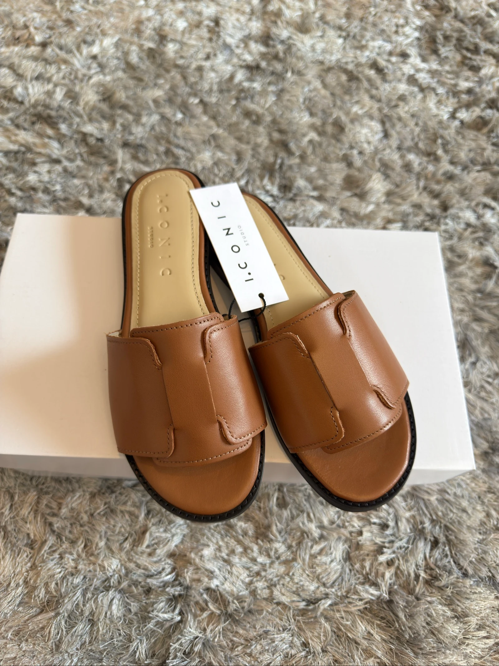Platte sandalen in leer – photo 3